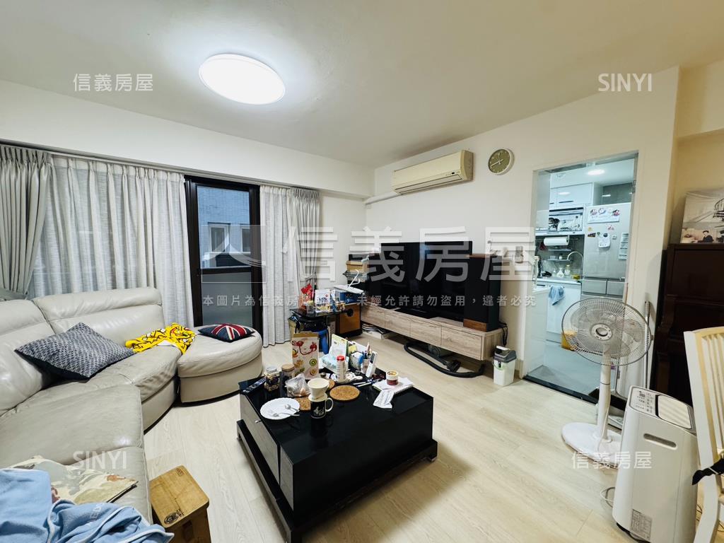 近捷運低總裝潢三房房屋室內格局與周邊環境