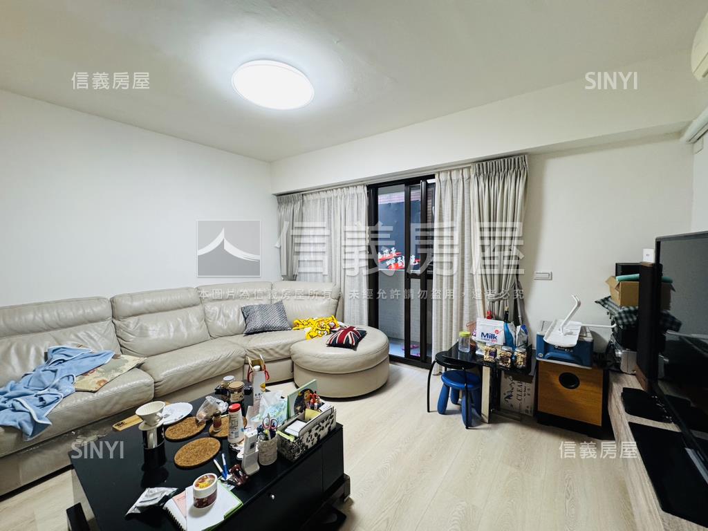 近捷運低總裝潢三房房屋室內格局與周邊環境