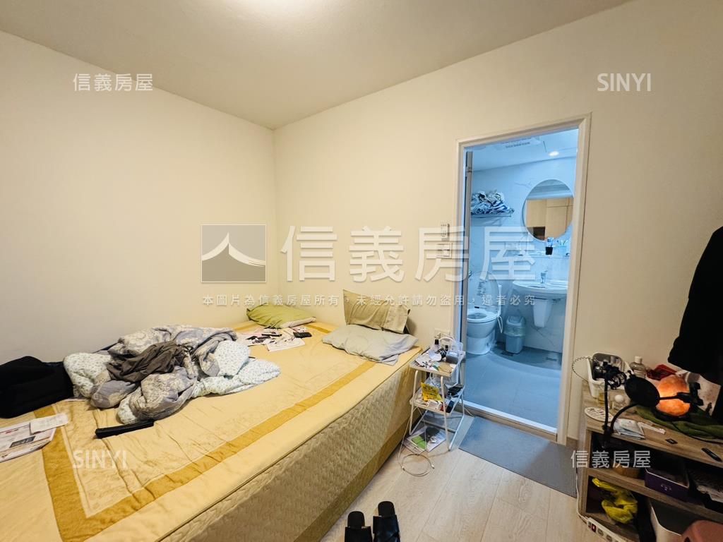 近捷運低總裝潢三房房屋室內格局與周邊環境