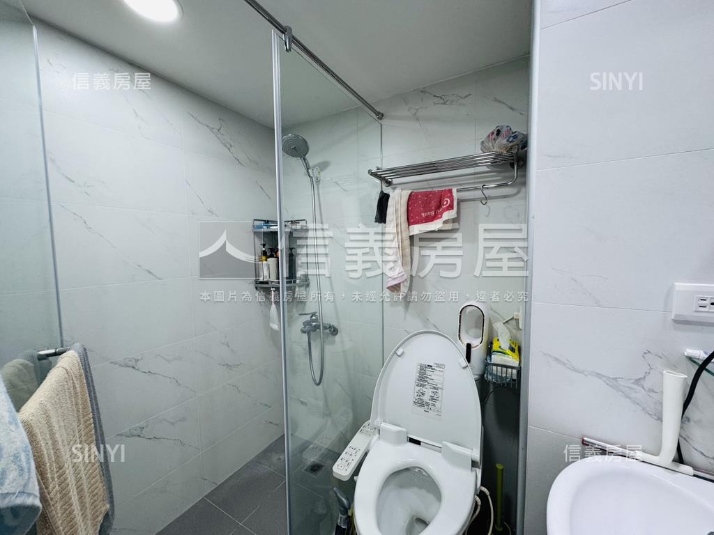 近捷運低總裝潢三房房屋室內格局與周邊環境