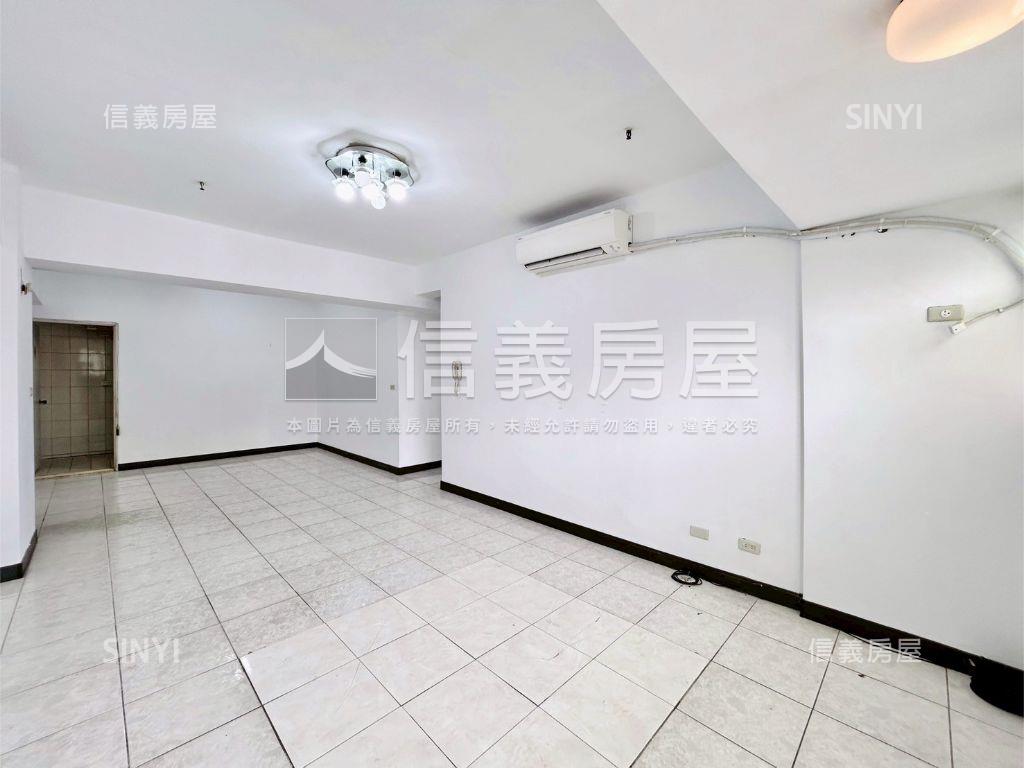 大３房大車位＋雙衛浴開窗房屋室內格局與周邊環境