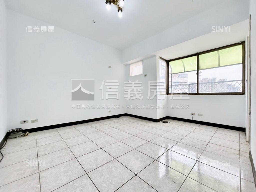 大３房大車位＋雙衛浴開窗房屋室內格局與周邊環境