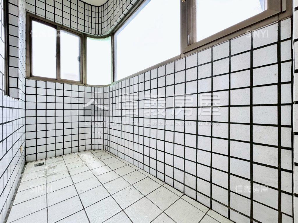 大３房大車位＋雙衛浴開窗房屋室內格局與周邊環境