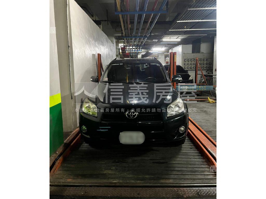 大３房大車位＋雙衛浴開窗房屋室內格局與周邊環境