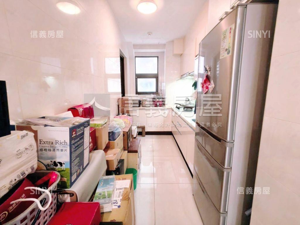 美妝善美館四房車位房屋室內格局與周邊環境
