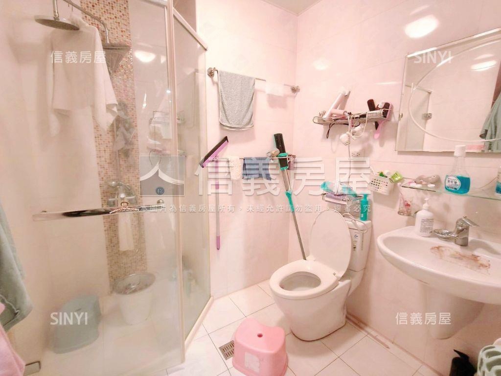 美妝善美館四房車位房屋室內格局與周邊環境
