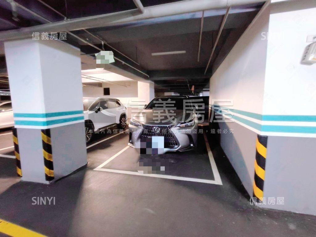 美妝善美館四房車位房屋室內格局與周邊環境
