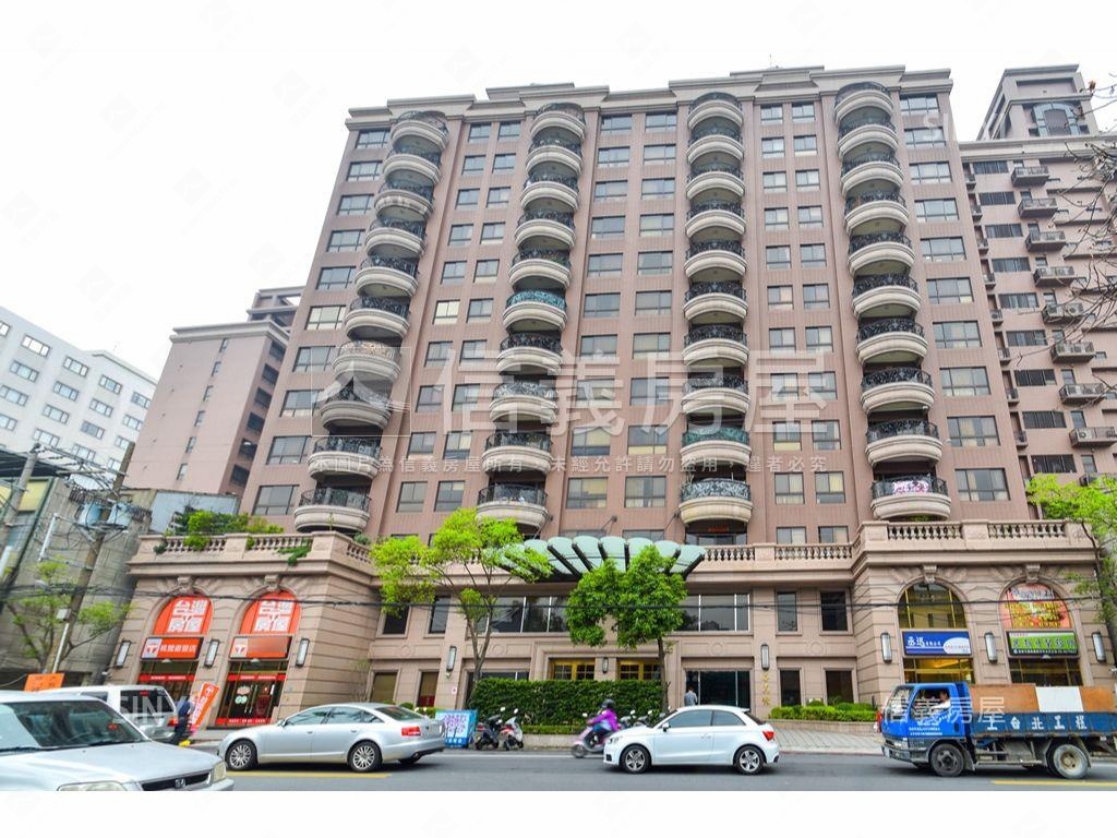 美妝善美館四房車位房屋室內格局與周邊環境