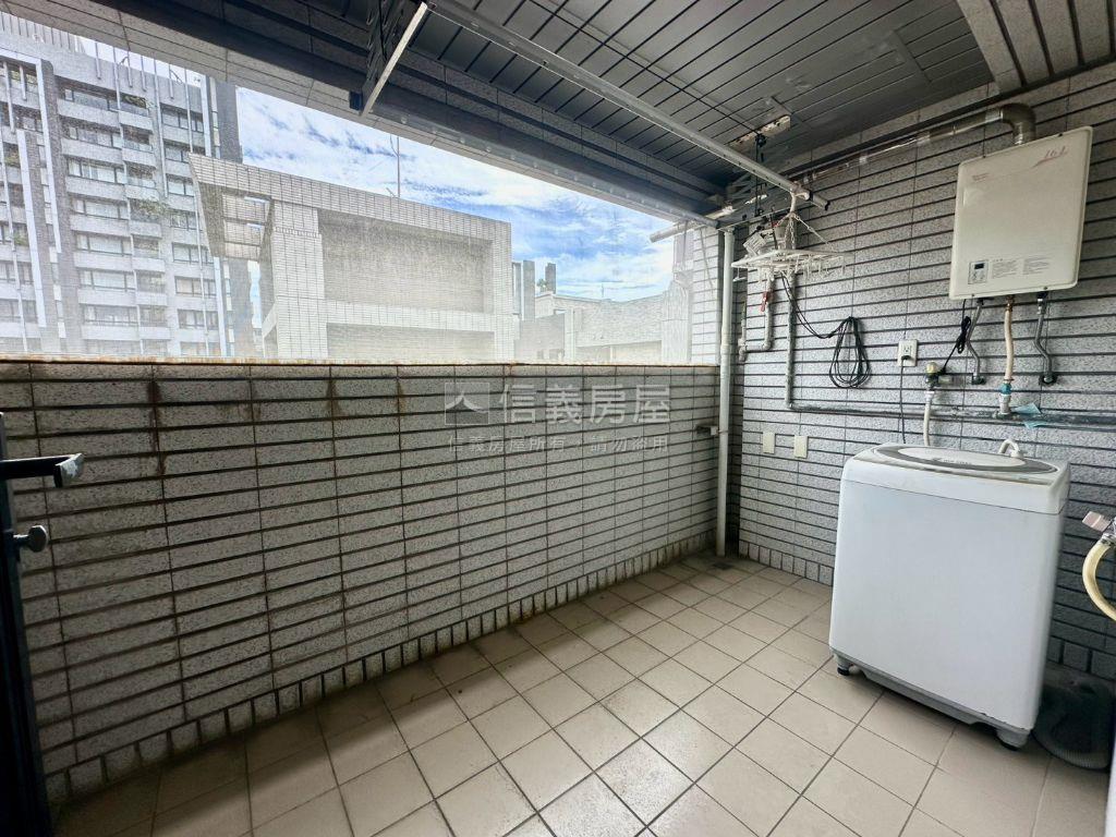 【珍稀】綠藝首席頂樓三房房屋室內格局與周邊環境