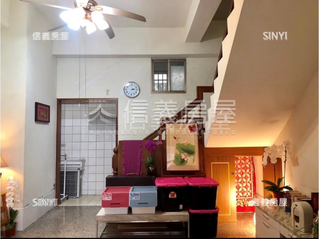 西區稀有樓店停車方便房屋室內格局與周邊環境