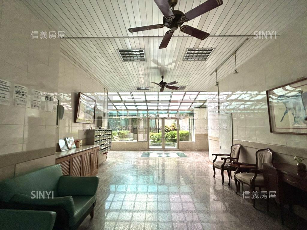 西區稀有樓店停車方便房屋室內格局與周邊環境