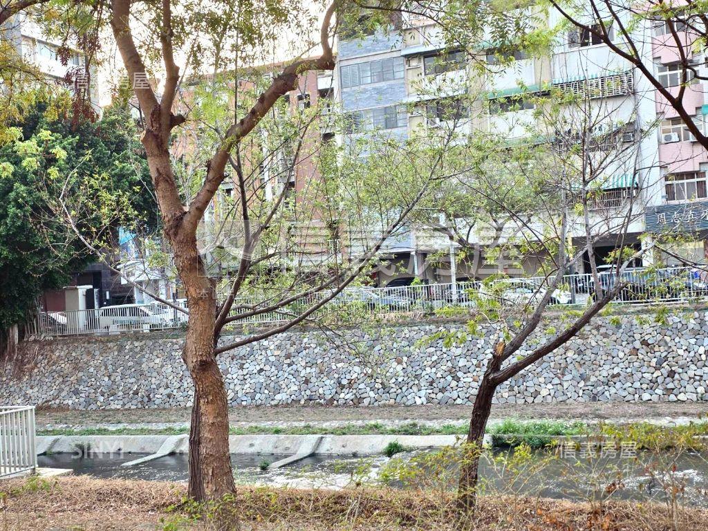 西區稀有樓店．停車方便房屋室內格局與周邊環境