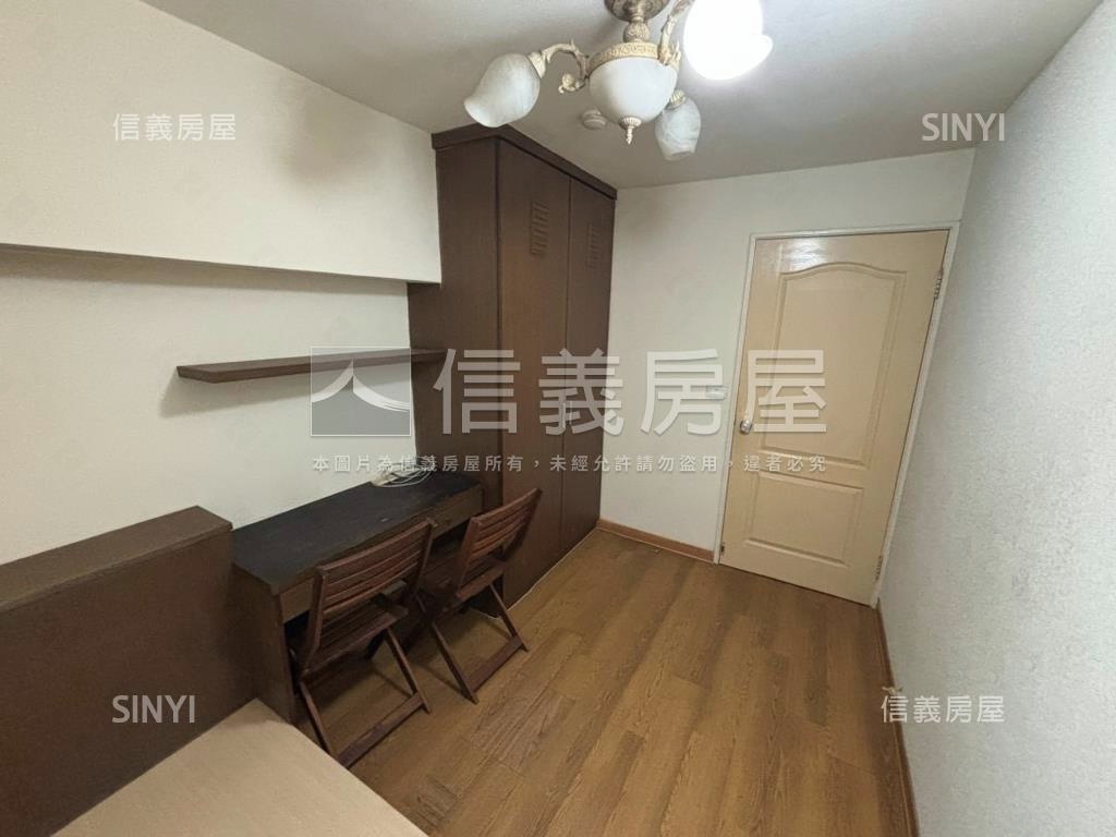 高岡屋質感美居車位房屋室內格局與周邊環境