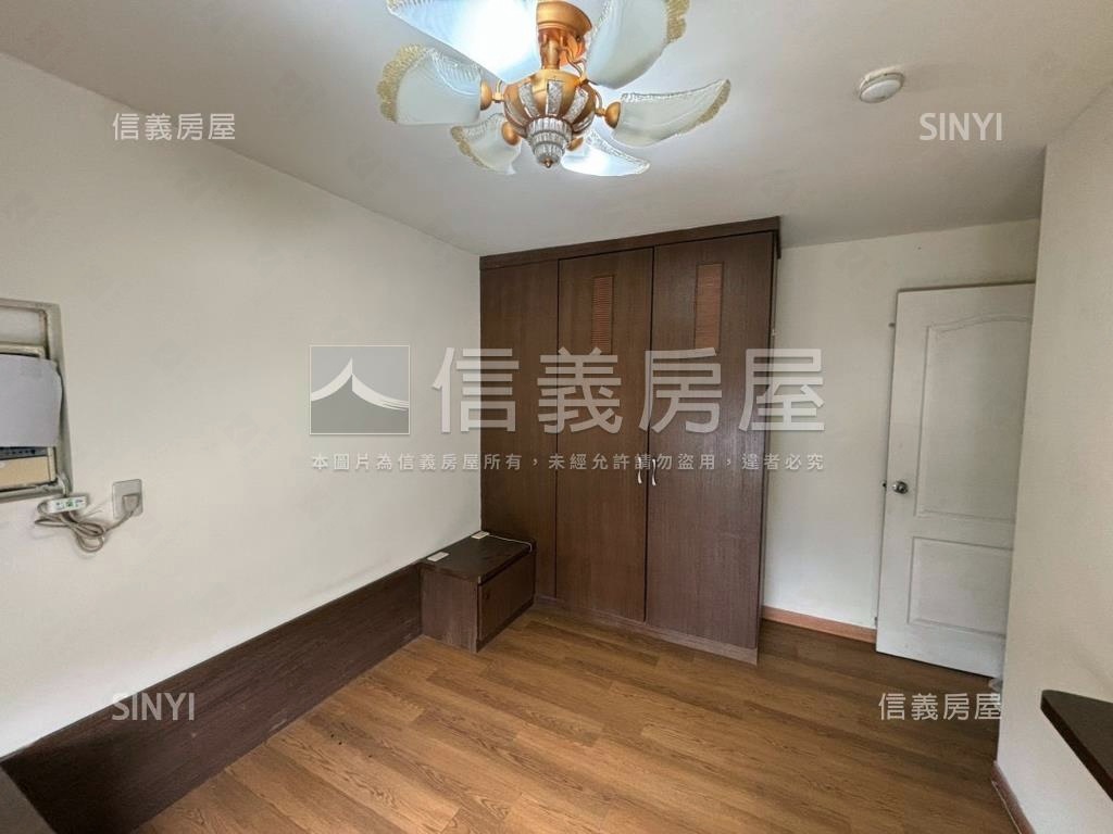 高岡屋質感美居車位房屋室內格局與周邊環境