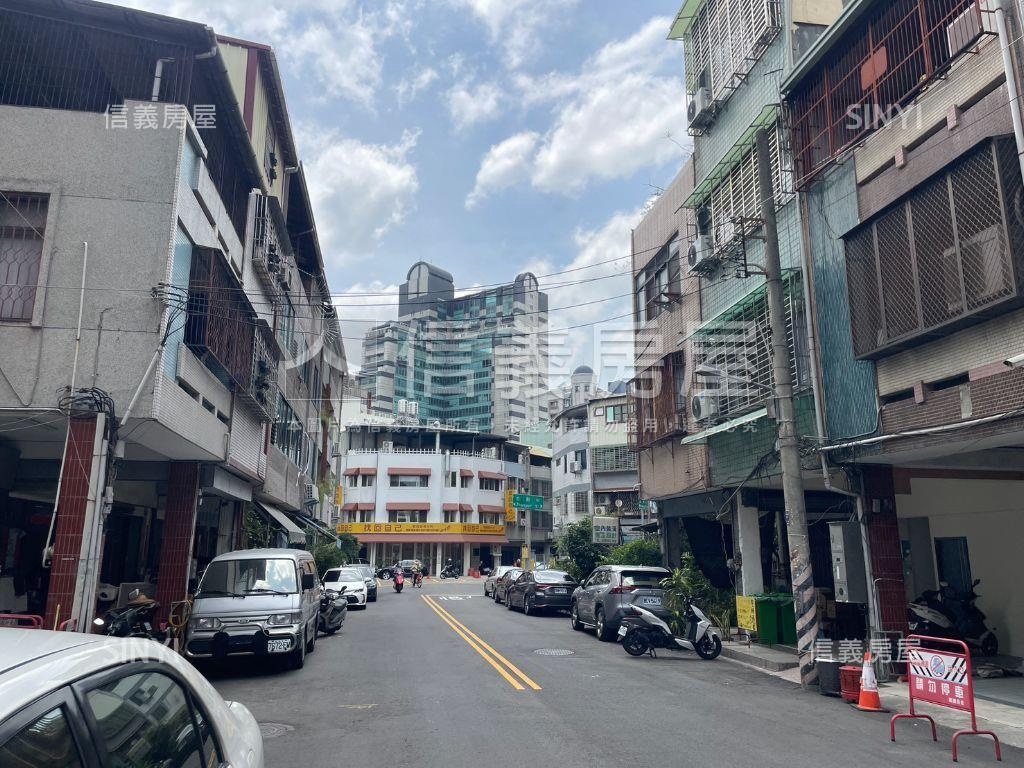 西區五廊街臨路透天房屋室內格局與周邊環境