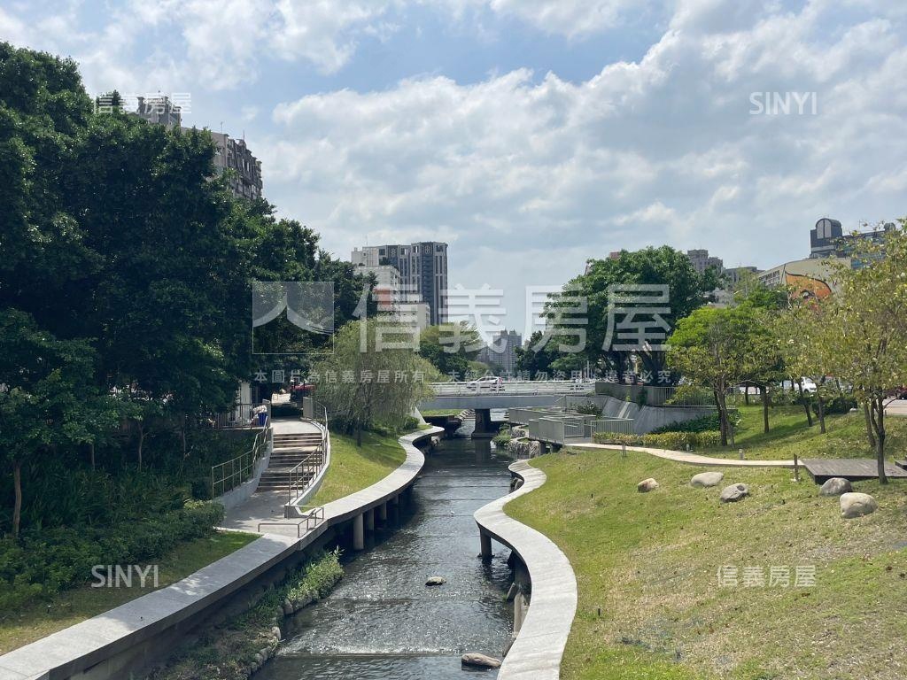 西區五廊街臨路透天房屋室內格局與周邊環境