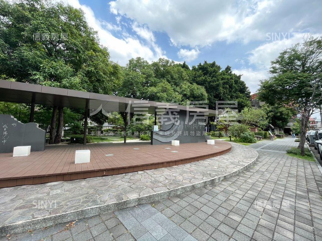 西區五廊街臨路透天房屋室內格局與周邊環境