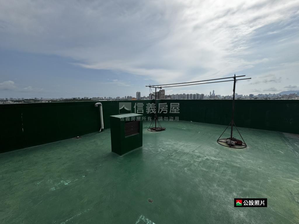鳳山國寶美裝潢三房車位房屋室內格局與周邊環境