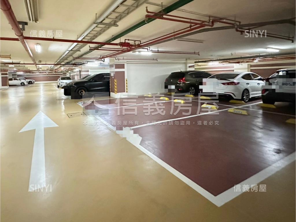 秀泰三井百貨生活圈星境界房屋室內格局與周邊環境