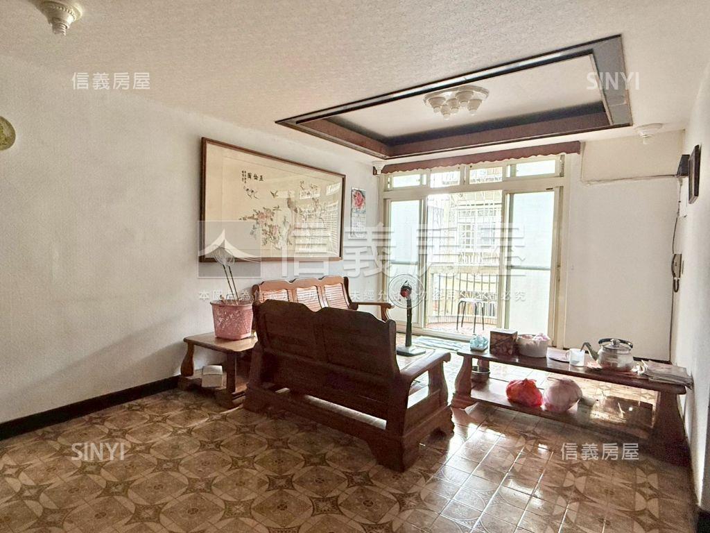大同街邊間寬敞實在屋房屋室內格局與周邊環境