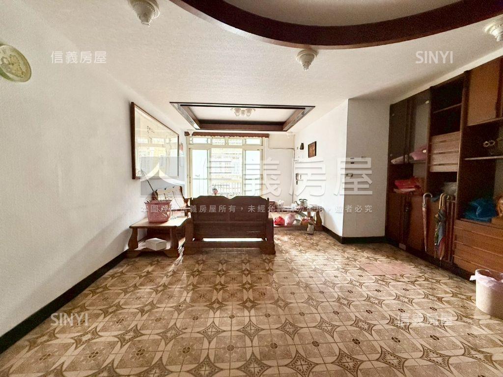 大同街邊間寬敞實在屋房屋室內格局與周邊環境