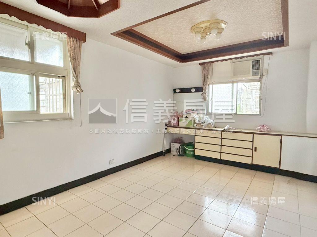 大同街邊間寬敞實在屋房屋室內格局與周邊環境