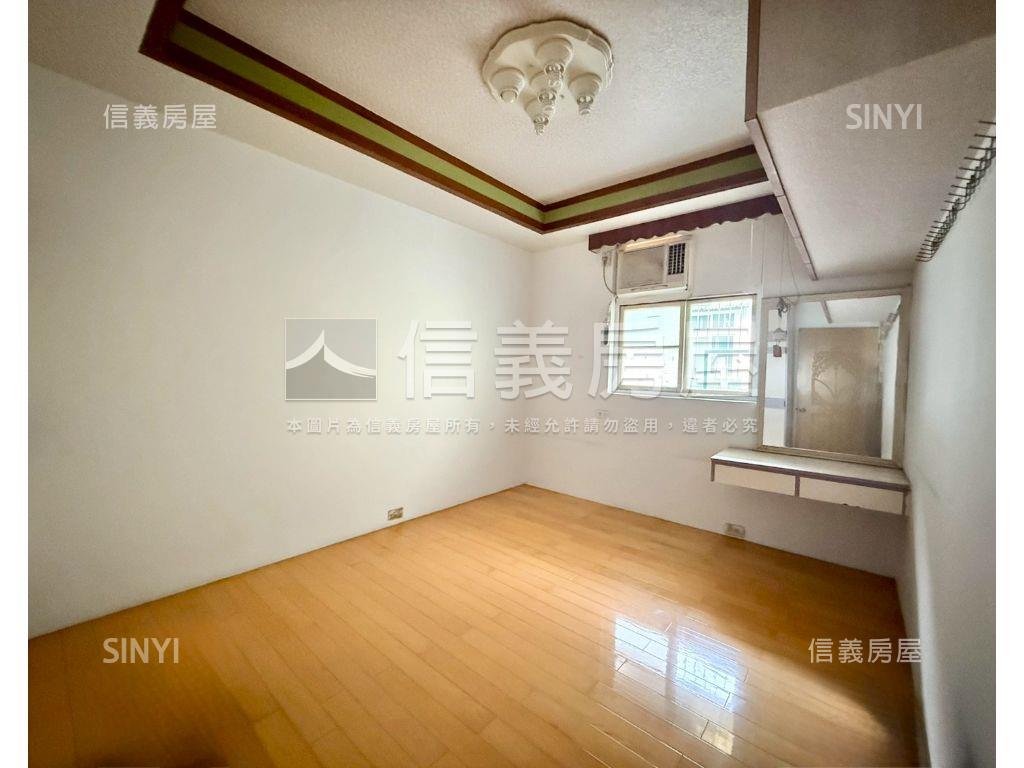 大同街邊間寬敞實在屋房屋室內格局與周邊環境
