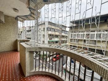 大同街邊間寬敞實在屋