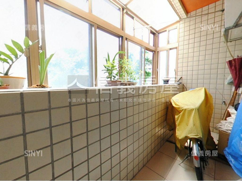 邊間三面採光方正三房房屋室內格局與周邊環境