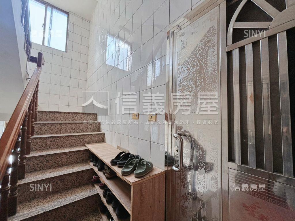 邊間三面採光方正三房房屋室內格局與周邊環境
