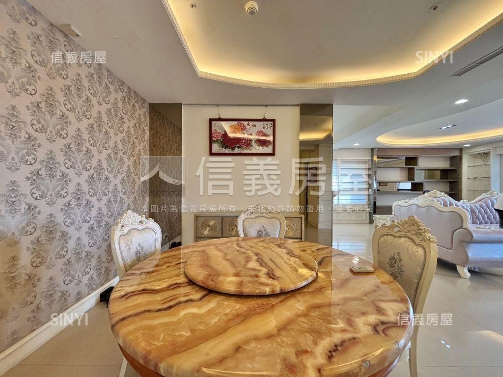 次頂樓七期視野三房雙平車房屋室內格局與周邊環境