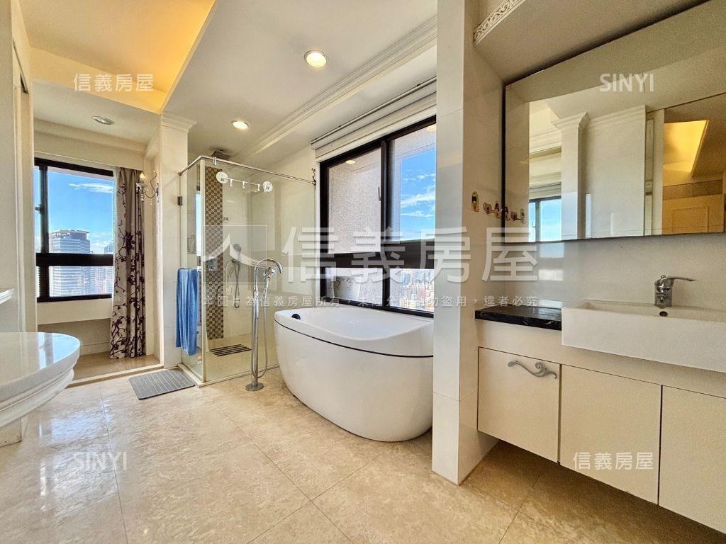 次頂樓七期視野三房雙平車房屋室內格局與周邊環境