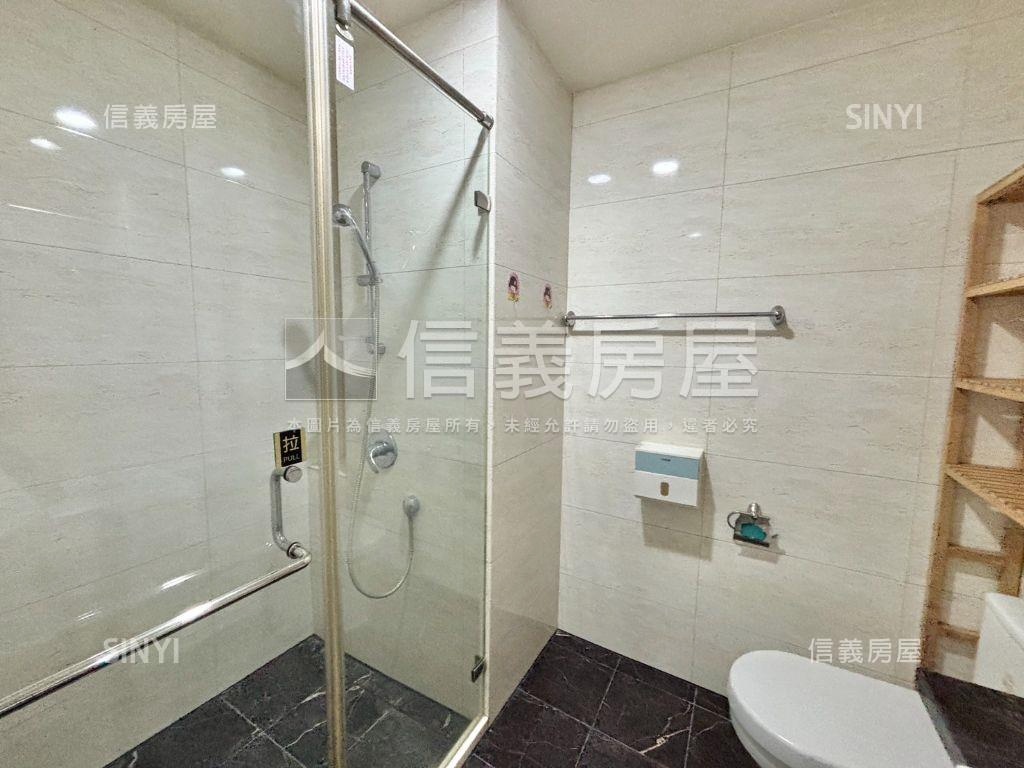 次頂樓七期視野三房雙平車房屋室內格局與周邊環境