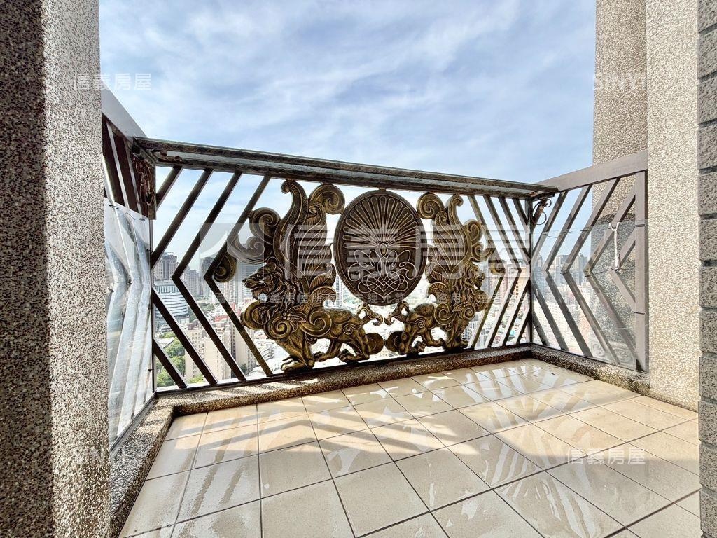 次頂樓七期視野三房雙平車房屋室內格局與周邊環境