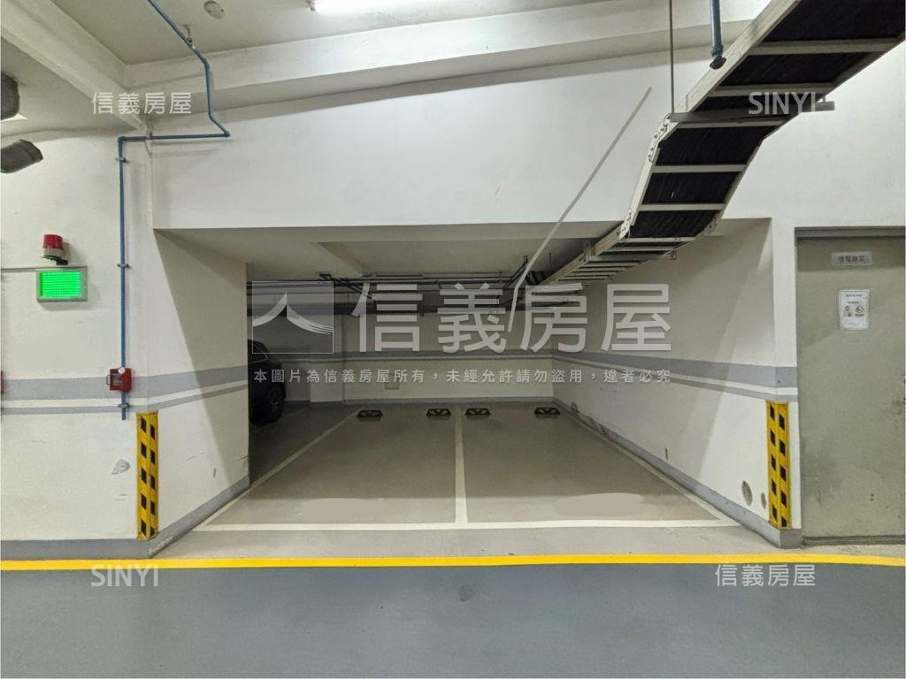 次頂樓七期視野三房雙平車房屋室內格局與周邊環境