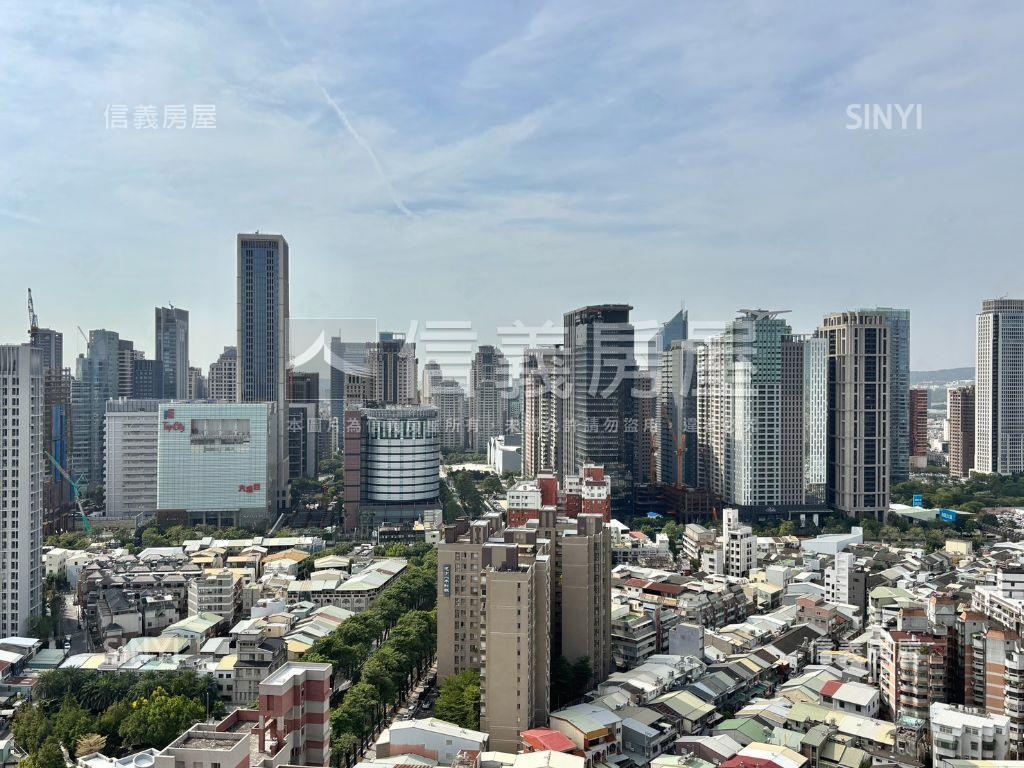 次頂樓七期視野三房雙平車房屋室內格局與周邊環境