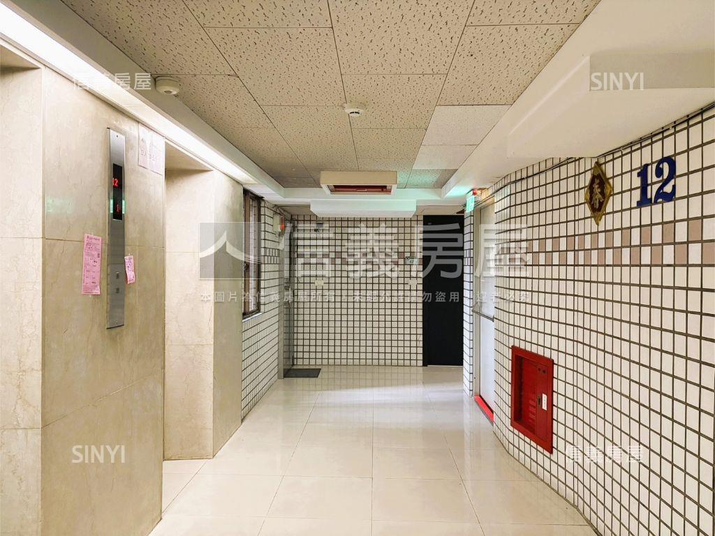 忠孝頂好高樓景觀２房房屋室內格局與周邊環境