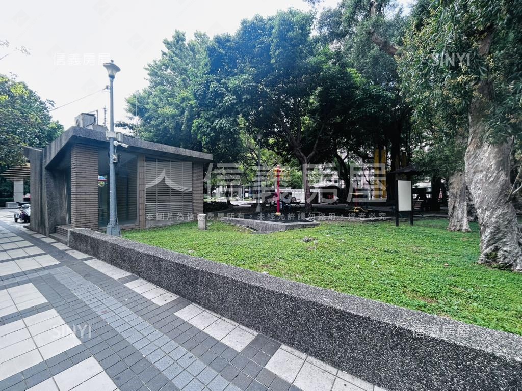 近中山國小高樓採光２房房屋室內格局與周邊環境