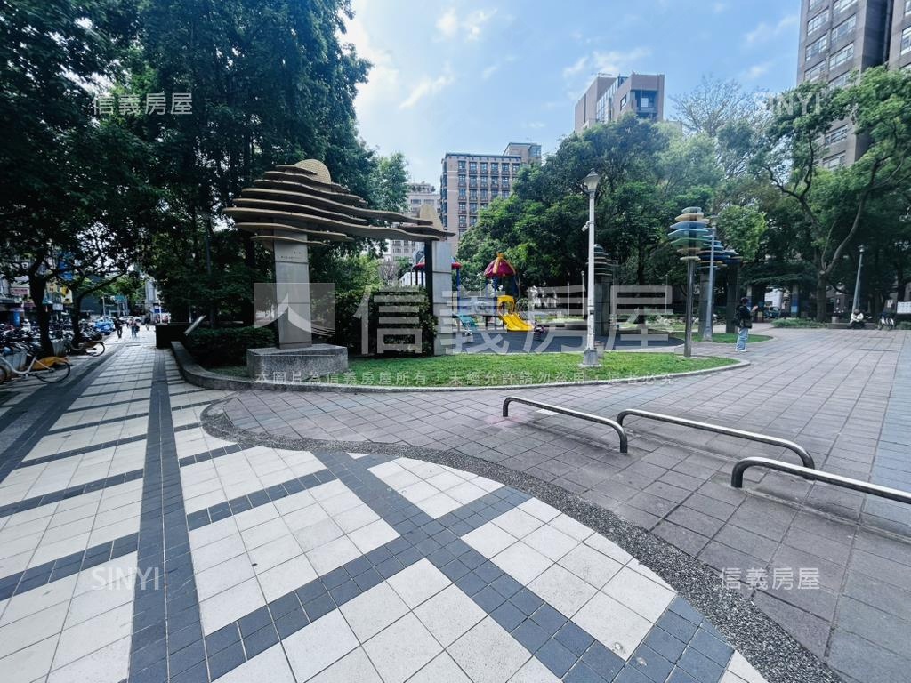 近中山國小高樓採光２房房屋室內格局與周邊環境