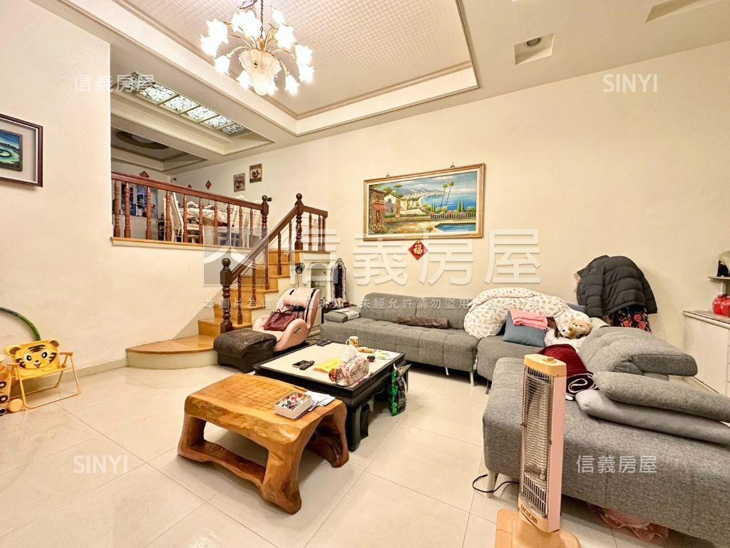 捷運迴龍２１世紀別墅豪邸房屋室內格局與周邊環境