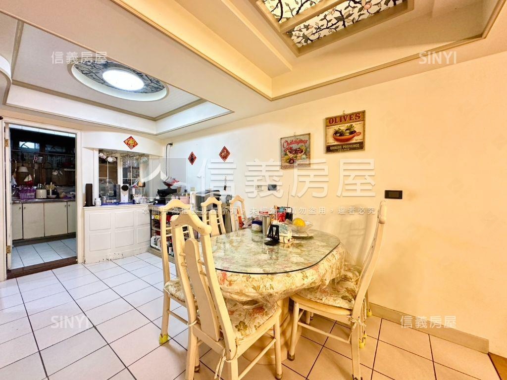 捷運迴龍２１世紀別墅豪邸房屋室內格局與周邊環境