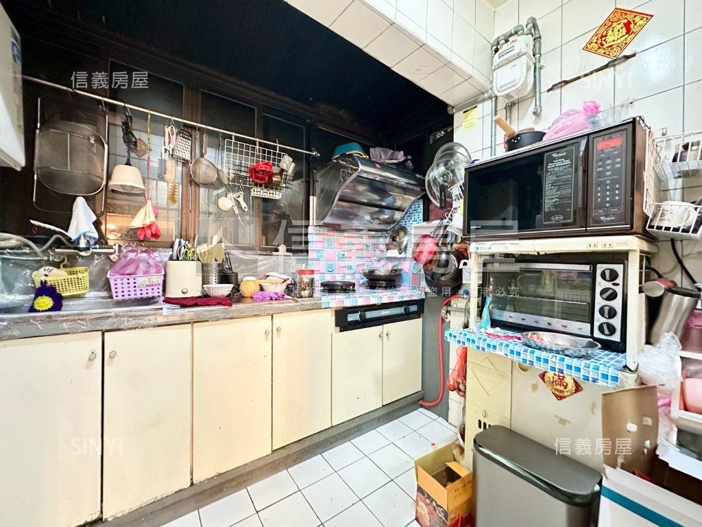 捷運迴龍２１世紀別墅豪邸房屋室內格局與周邊環境