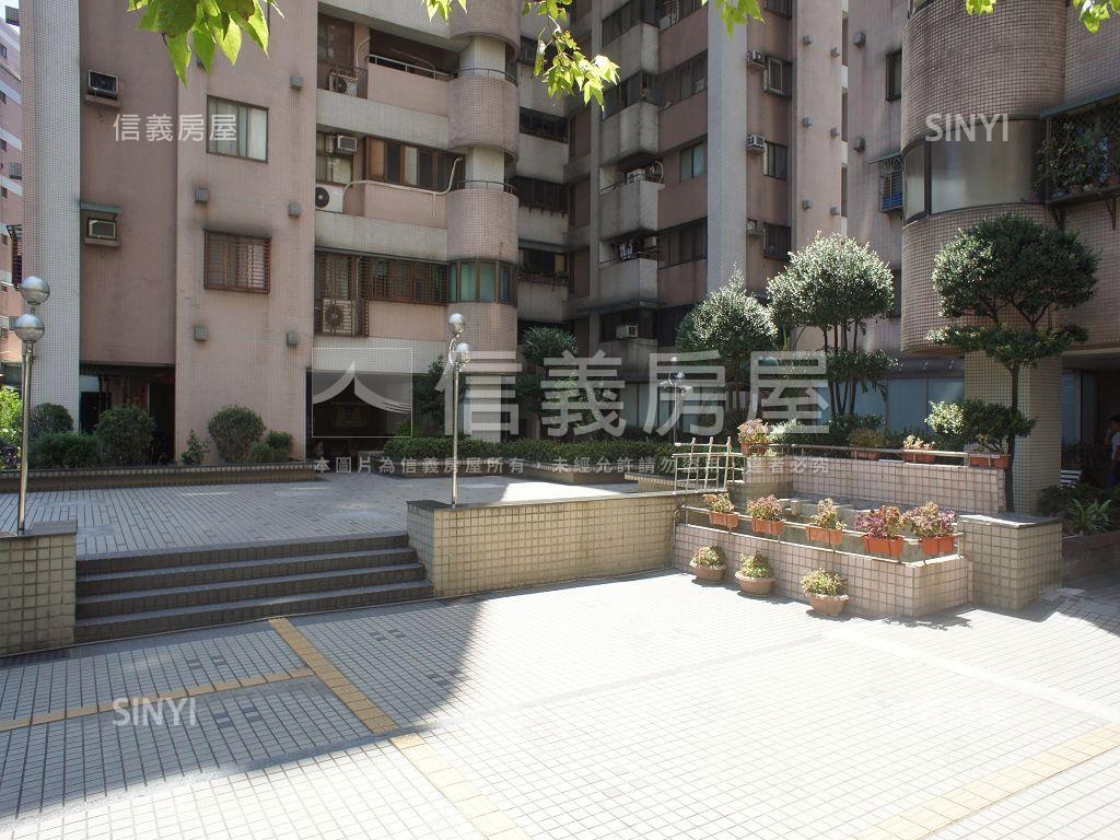 伯爵新婚首購溫馨兩房房屋室內格局與周邊環境