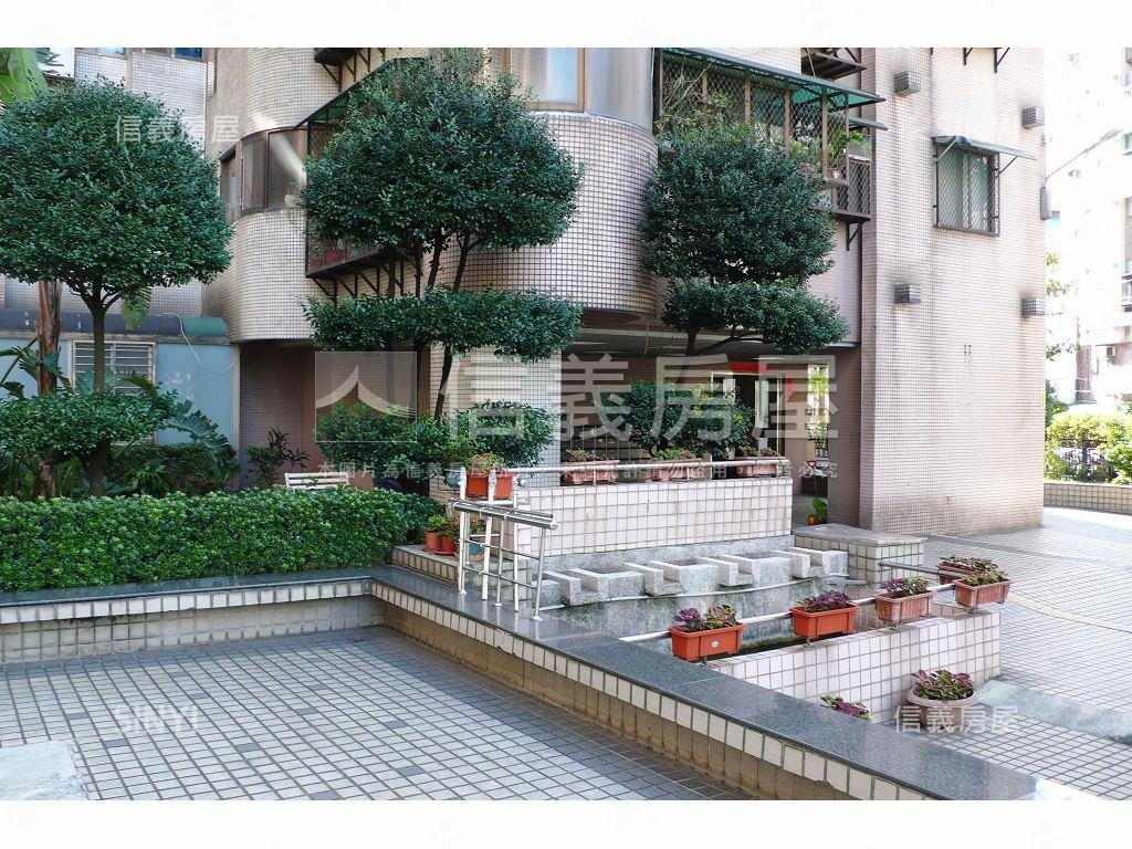 伯爵新婚首購溫馨兩房房屋室內格局與周邊環境