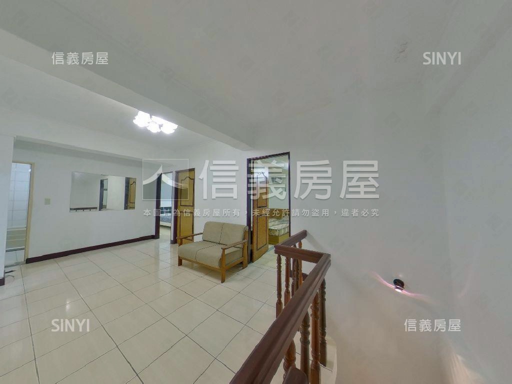 幽靜樓中樓好停車房屋室內格局與周邊環境