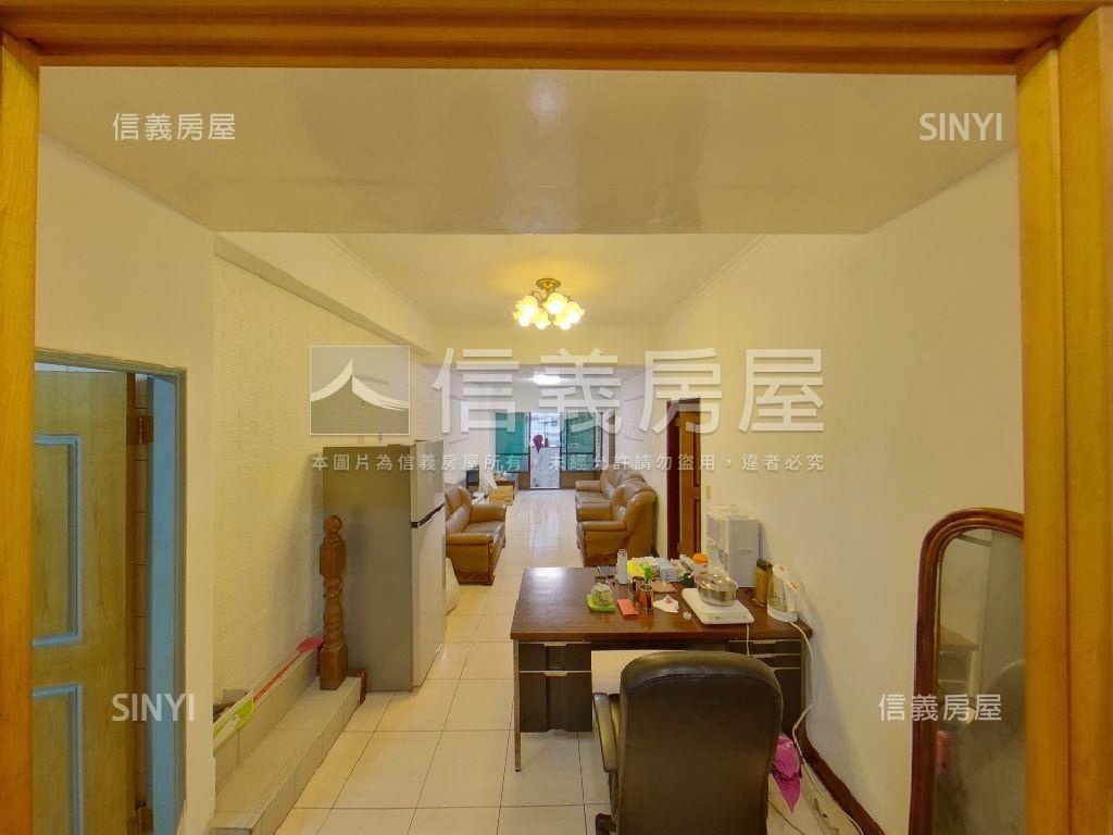 幽靜樓中樓好停車房屋室內格局與周邊環境