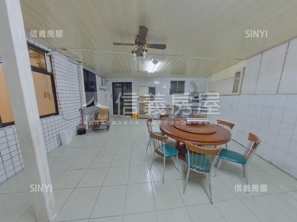 幽靜樓中樓好停車房屋室內格局與周邊環境