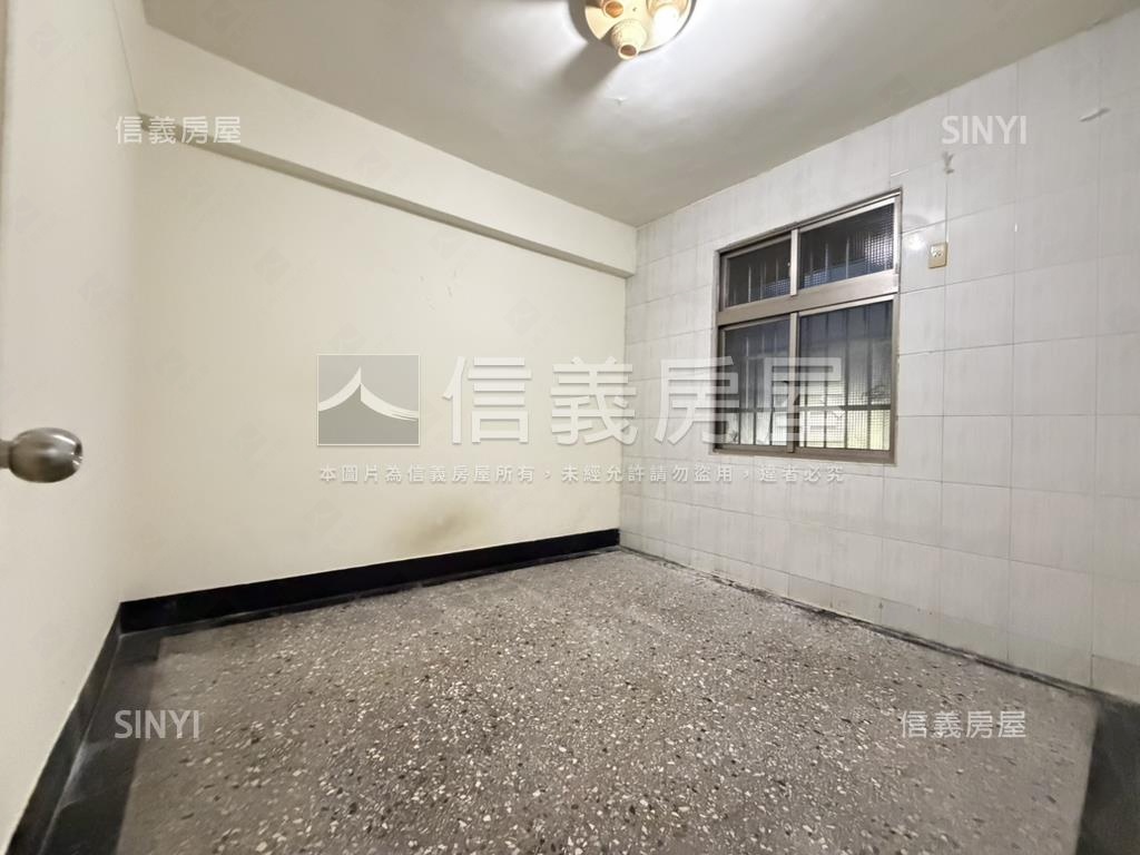 潭美學區住三用地公寓二樓房屋室內格局與周邊環境