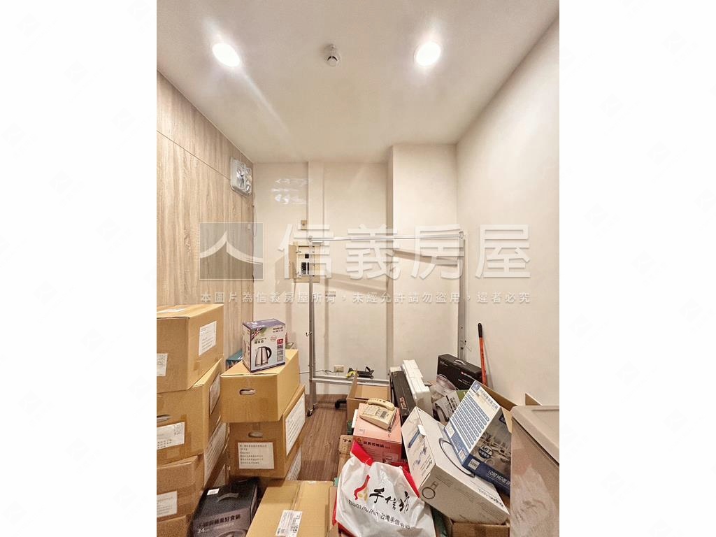 十八甲稀有黃金店面房屋室內格局與周邊環境