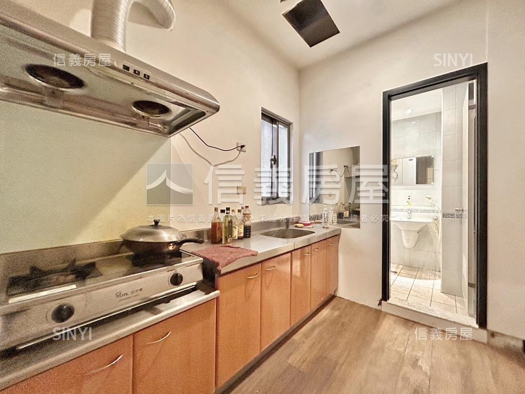 十八甲稀有黃金店面房屋室內格局與周邊環境